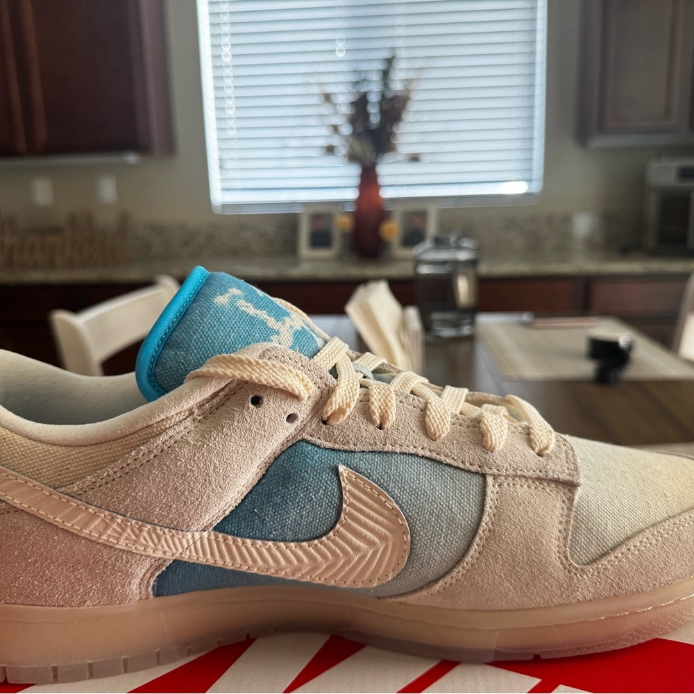 Nike Dunk SE Low “ Los Angeles “ - Picture 5 of 11